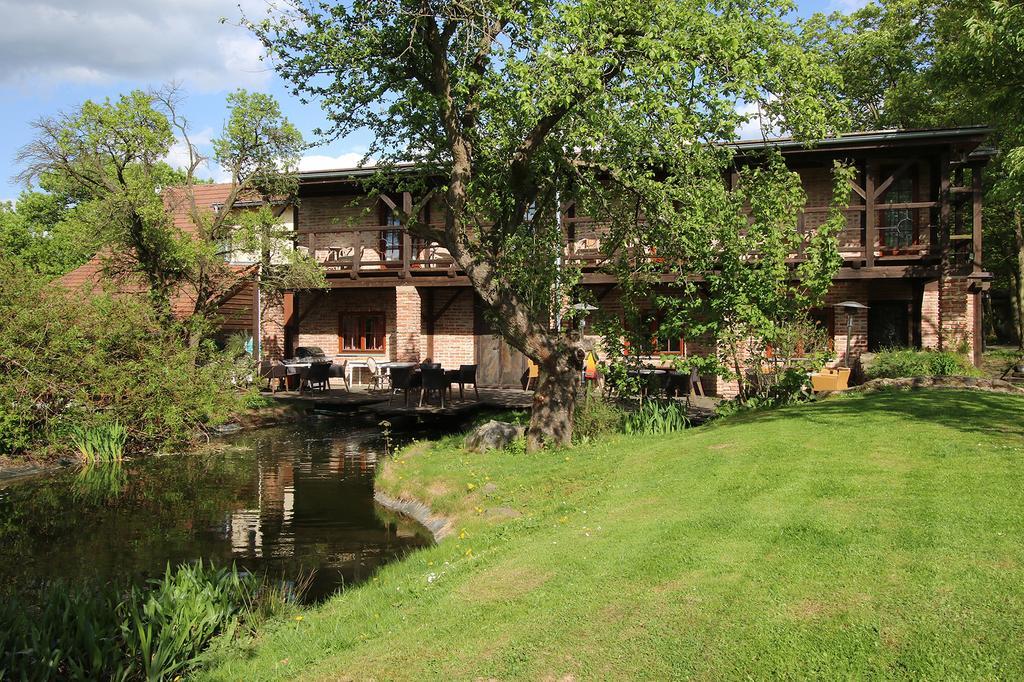 Areal Botanika Hotell Unhošť Exteriör bild