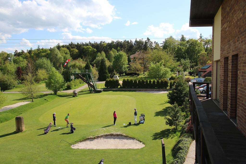 Areal Botanika Hotell Unhošť Exteriör bild