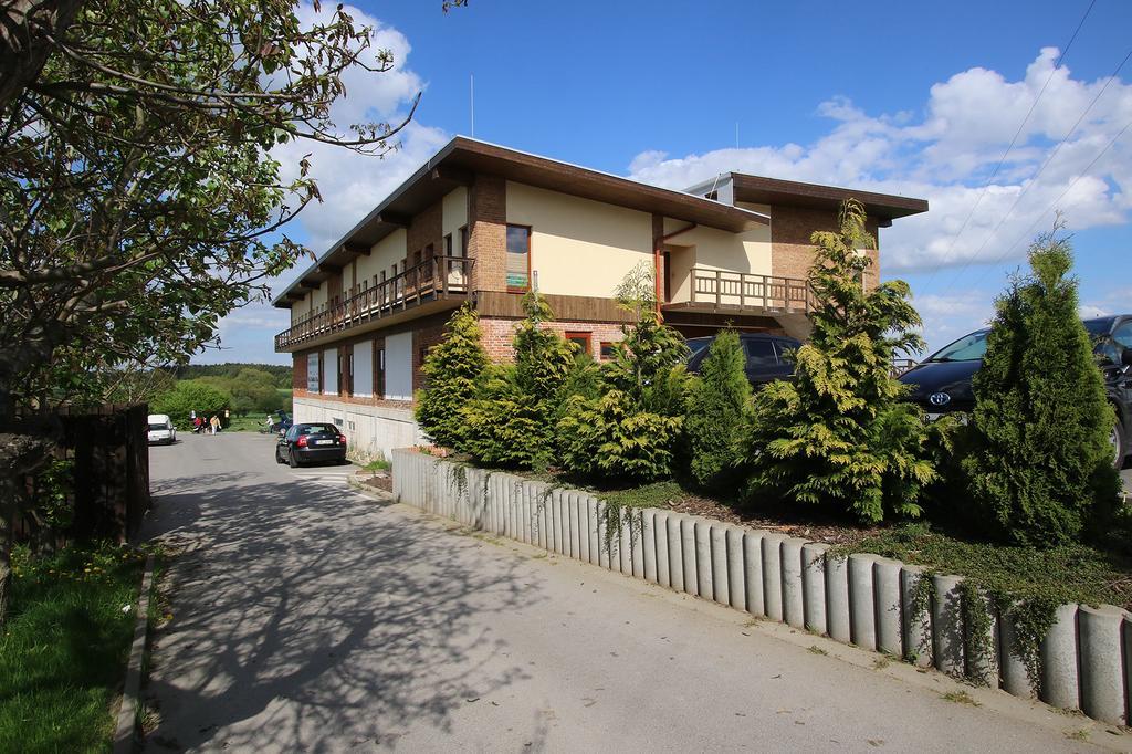 Areal Botanika Hotell Unhošť Exteriör bild