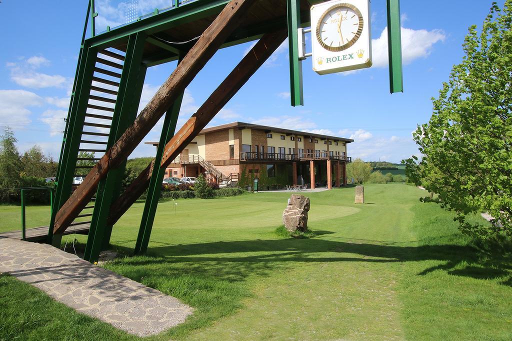 Areal Botanika Hotell Unhošť Exteriör bild