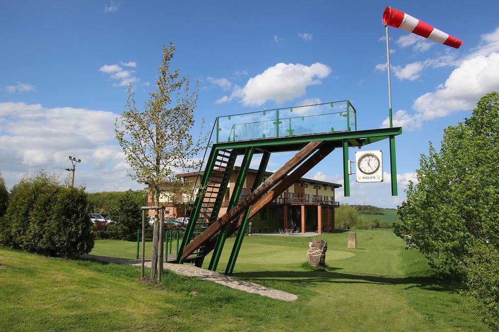 Areal Botanika Hotell Unhošť Exteriör bild