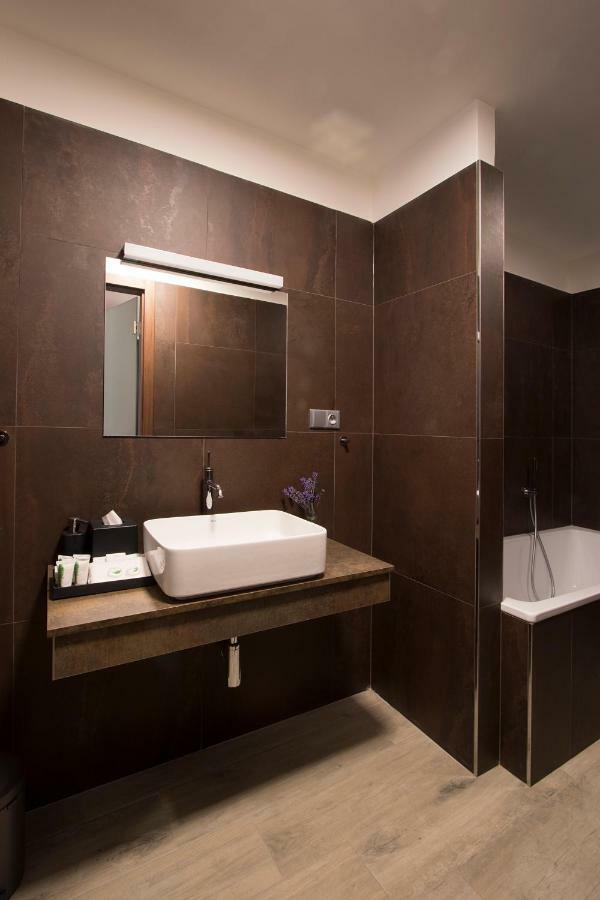 Areal Botanika Hotell Unhošť Exteriör bild
