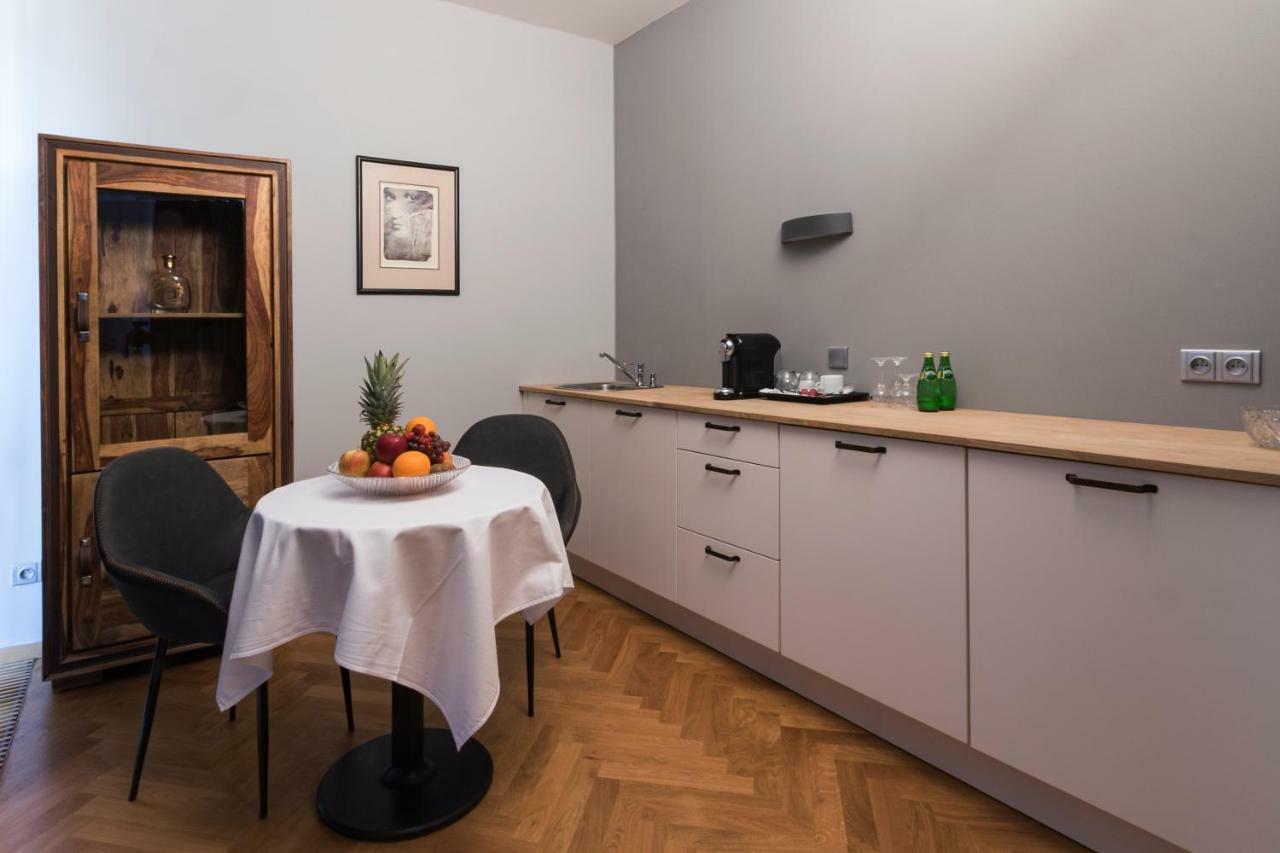 Areal Botanika Hotell Unhošť Exteriör bild