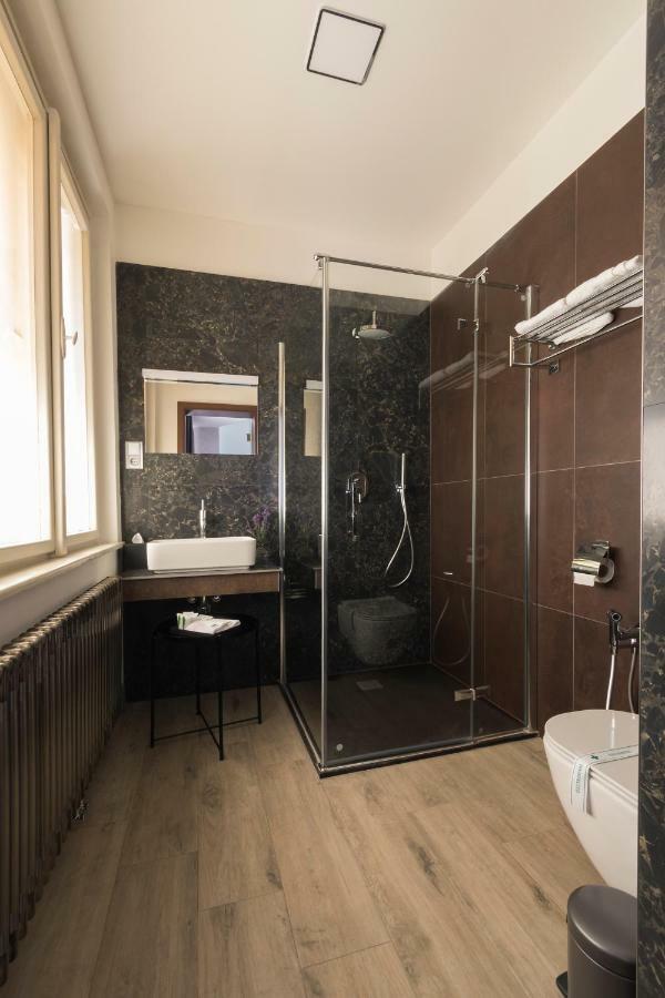 Areal Botanika Hotell Unhošť Exteriör bild