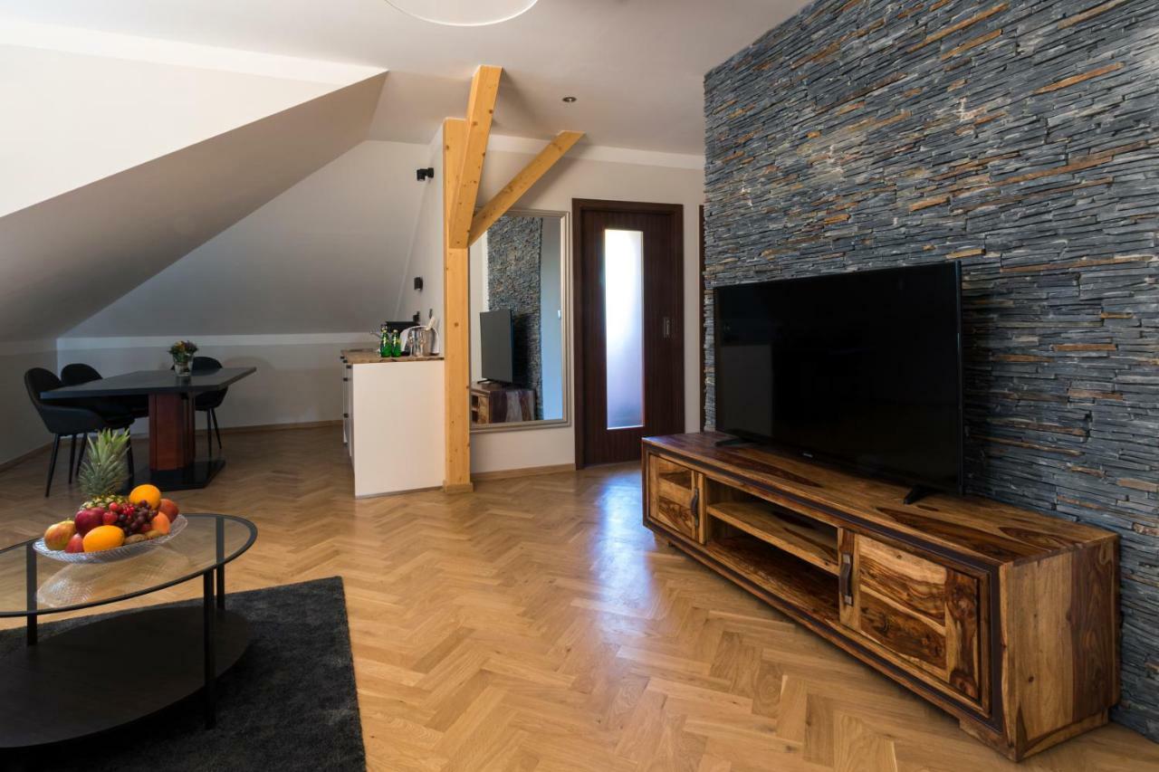 Areal Botanika Hotell Unhošť Exteriör bild