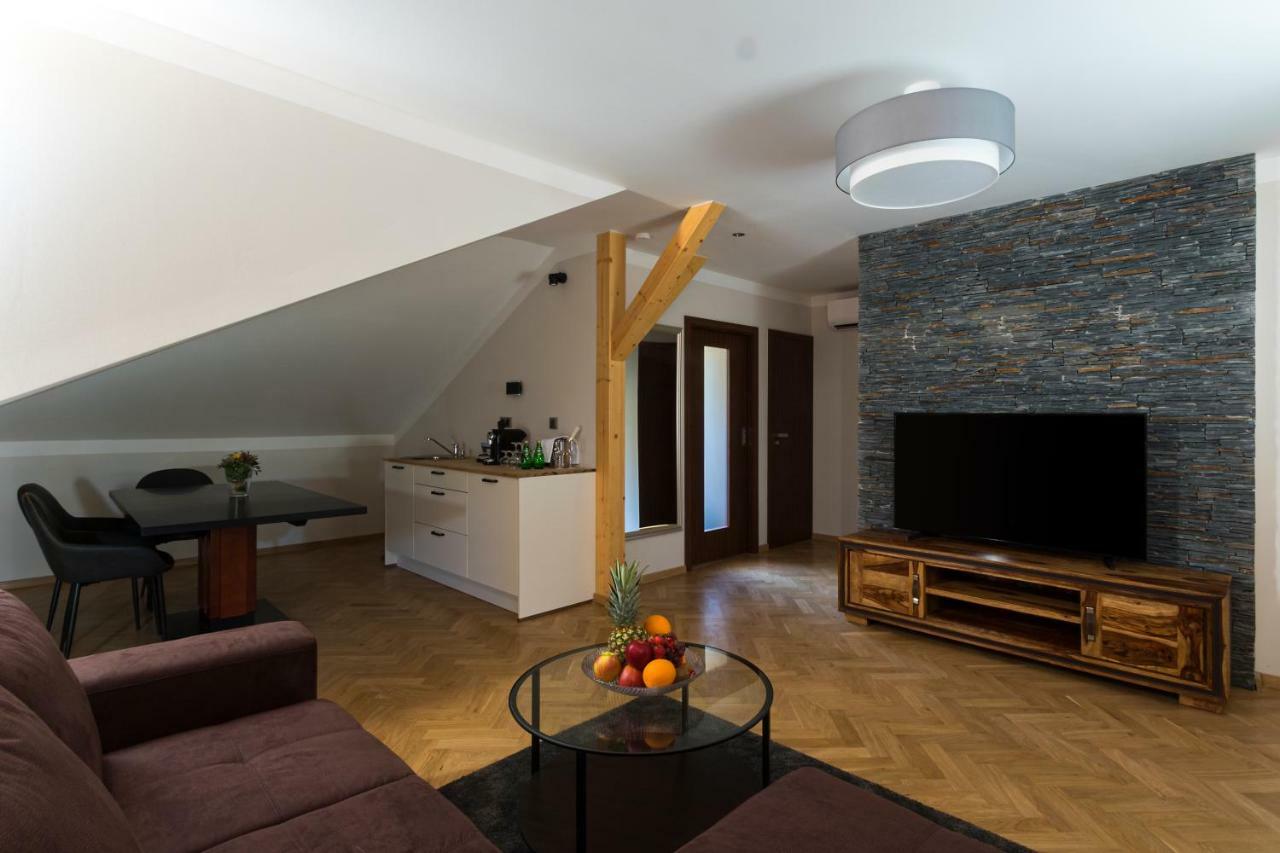 Areal Botanika Hotell Unhošť Exteriör bild