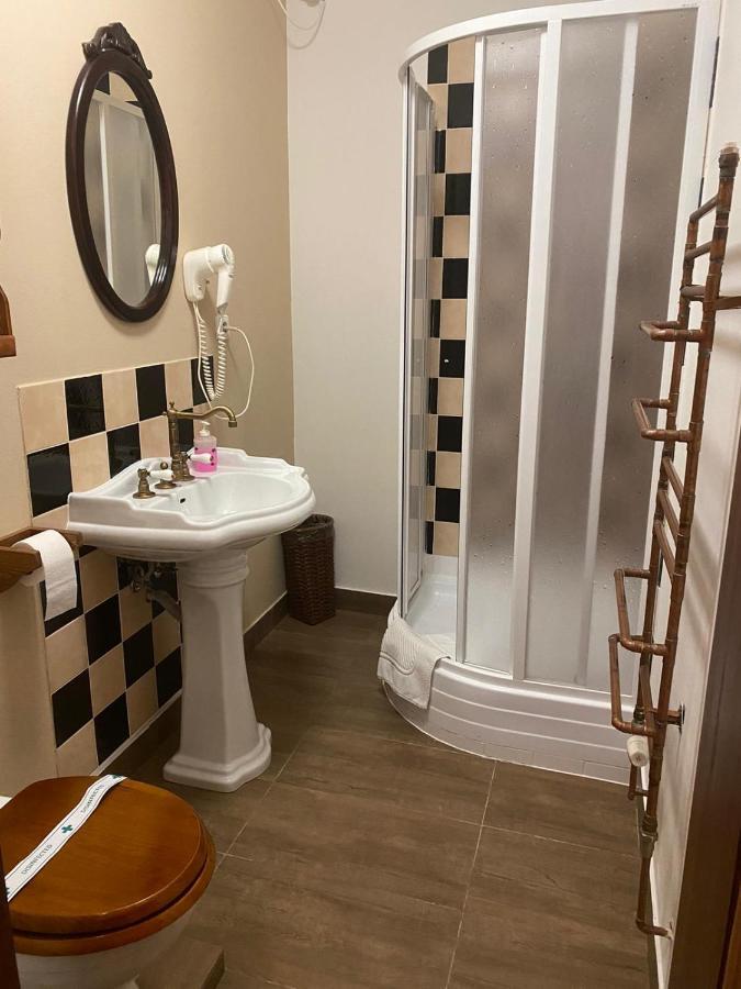 Areal Botanika Hotell Unhošť Exteriör bild